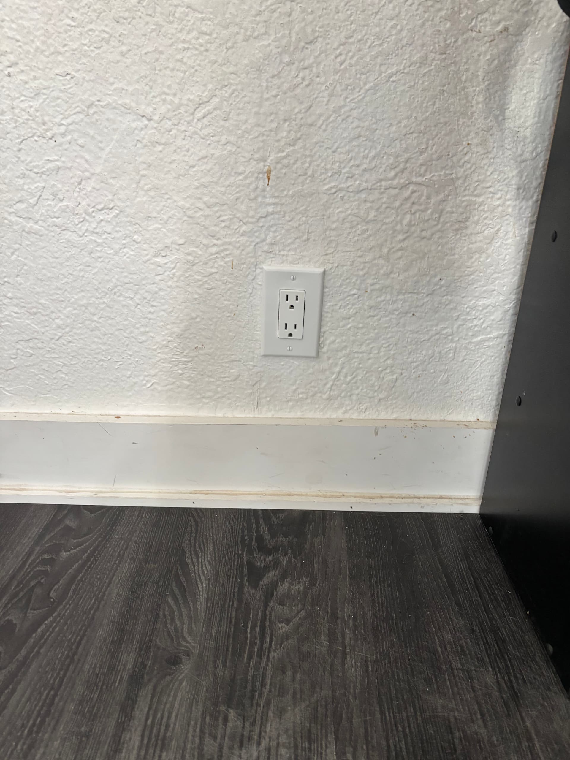 Gallery photos for LED Light, Outlet Wiring Fix, and New Circuit Done Right: Image #2