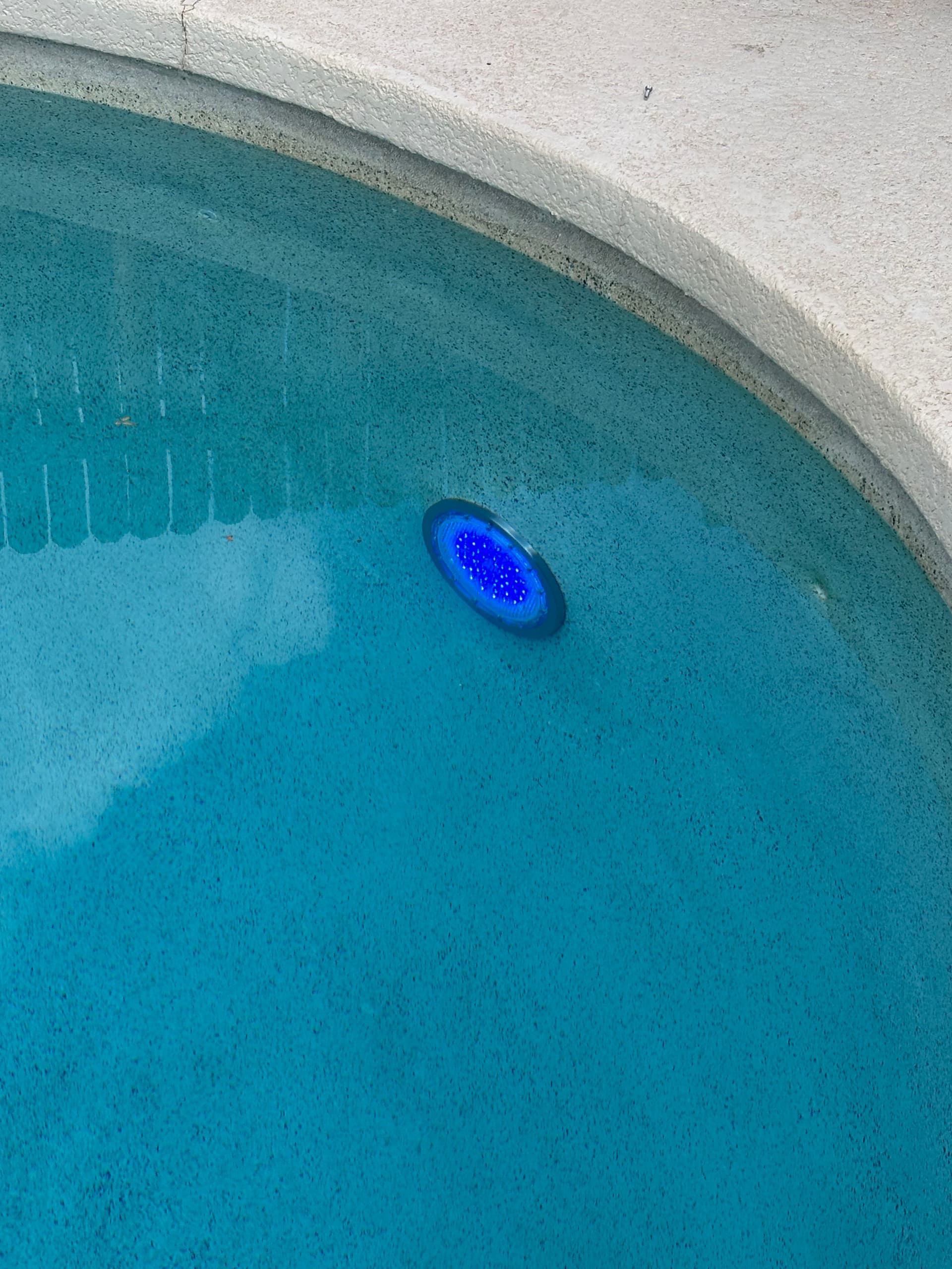 Pool Light Replacement That Gets the Job Done Right