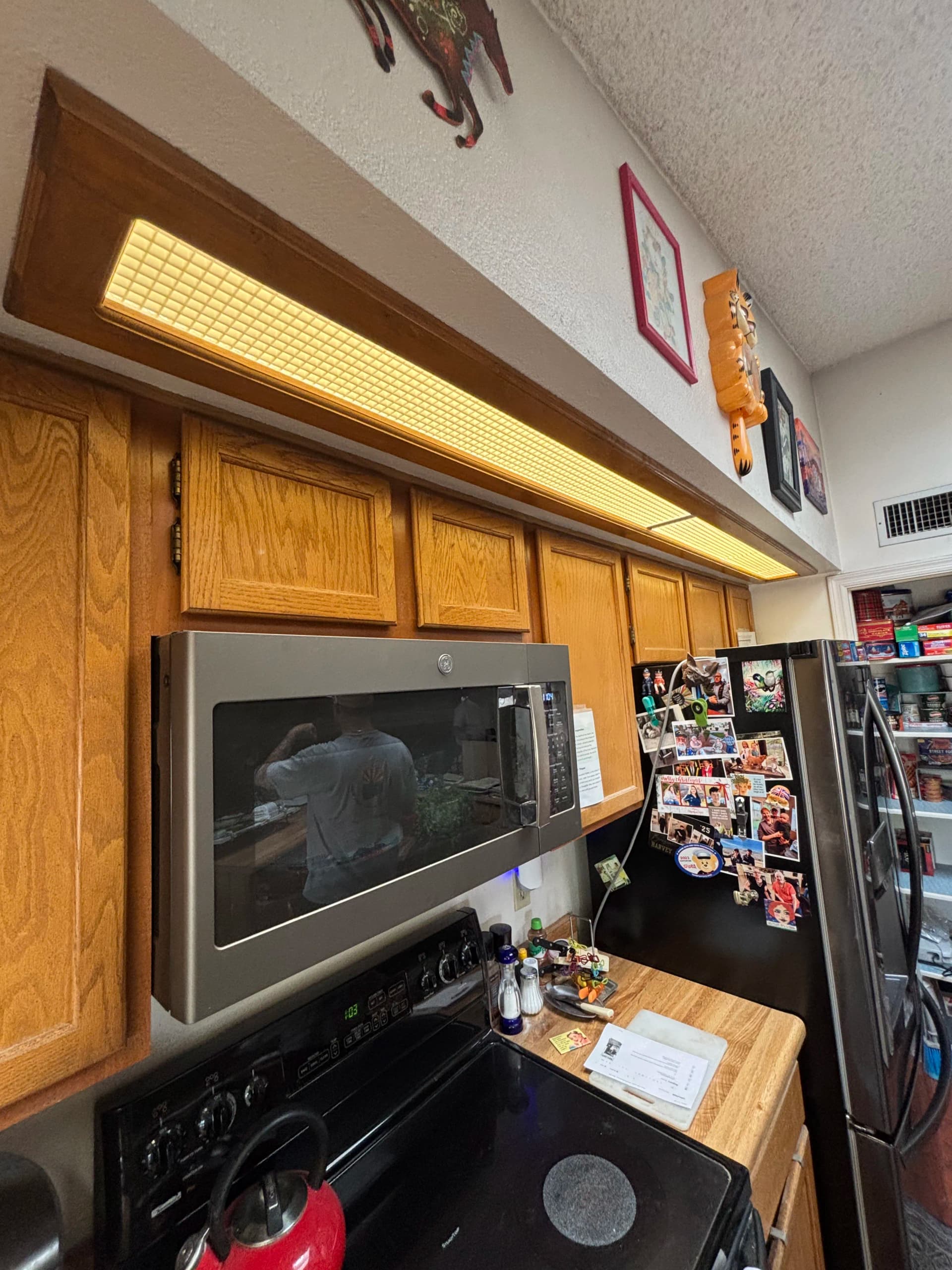 Gallery photos for Old Kitchen Fluorescent Lights Swapped for 8-Ft LED Fixtures: Image #3