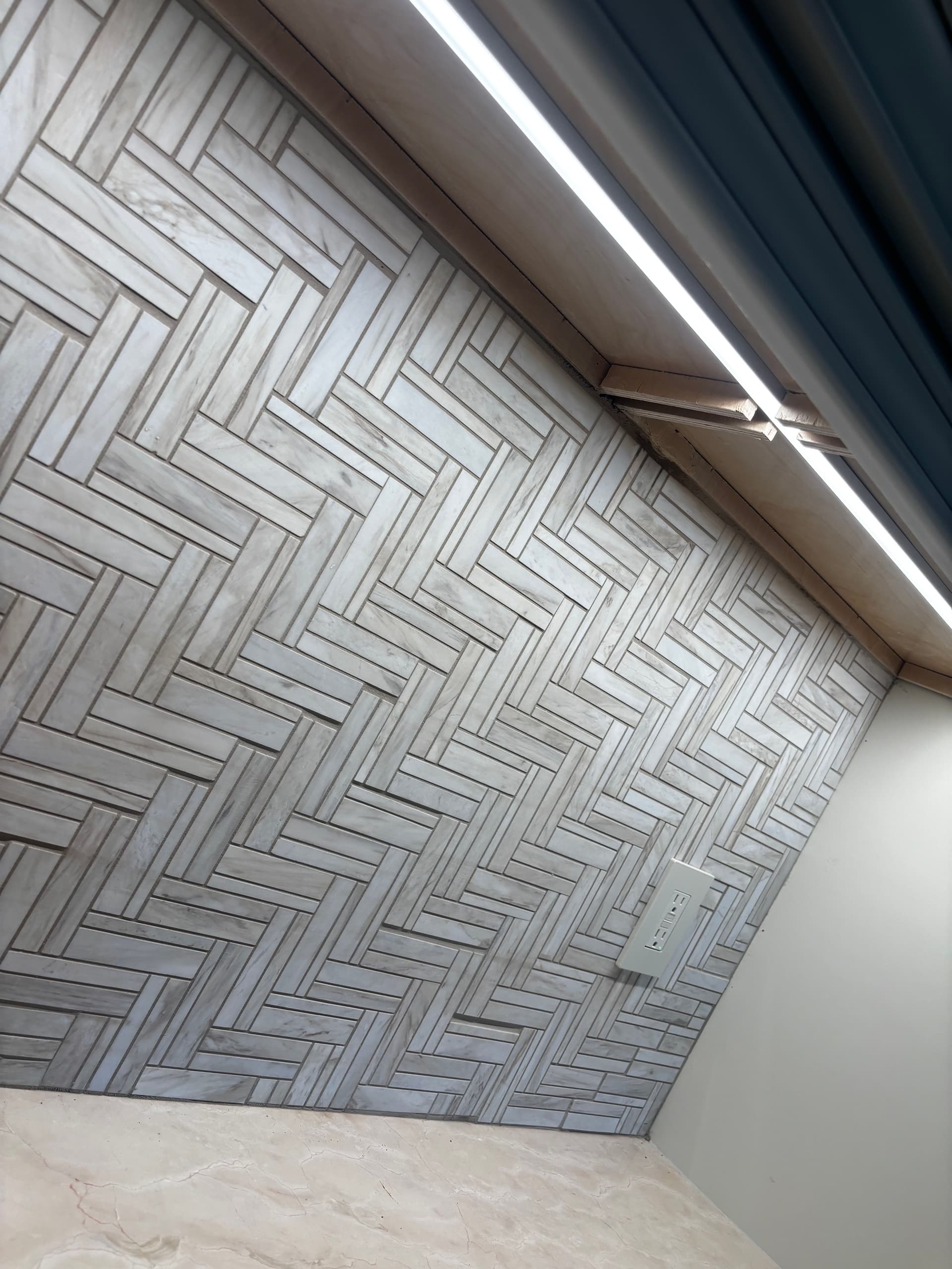 Gallery photos for Under-Cabinet Lighting Installation That Actually Makes a Difference: Image #3