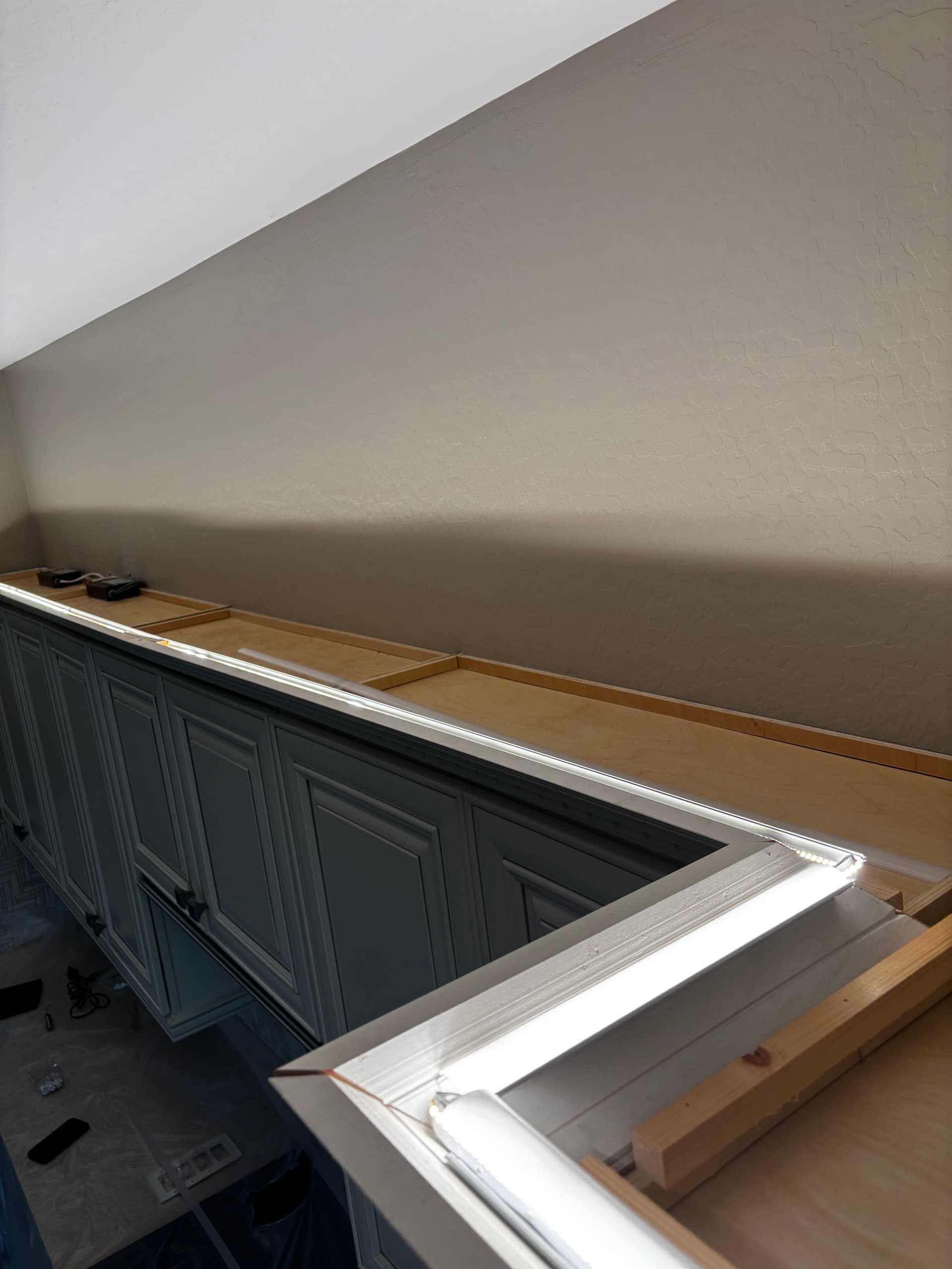 Gallery photos for Under-Cabinet Lighting Installation That Actually Makes a Difference: Image #2
