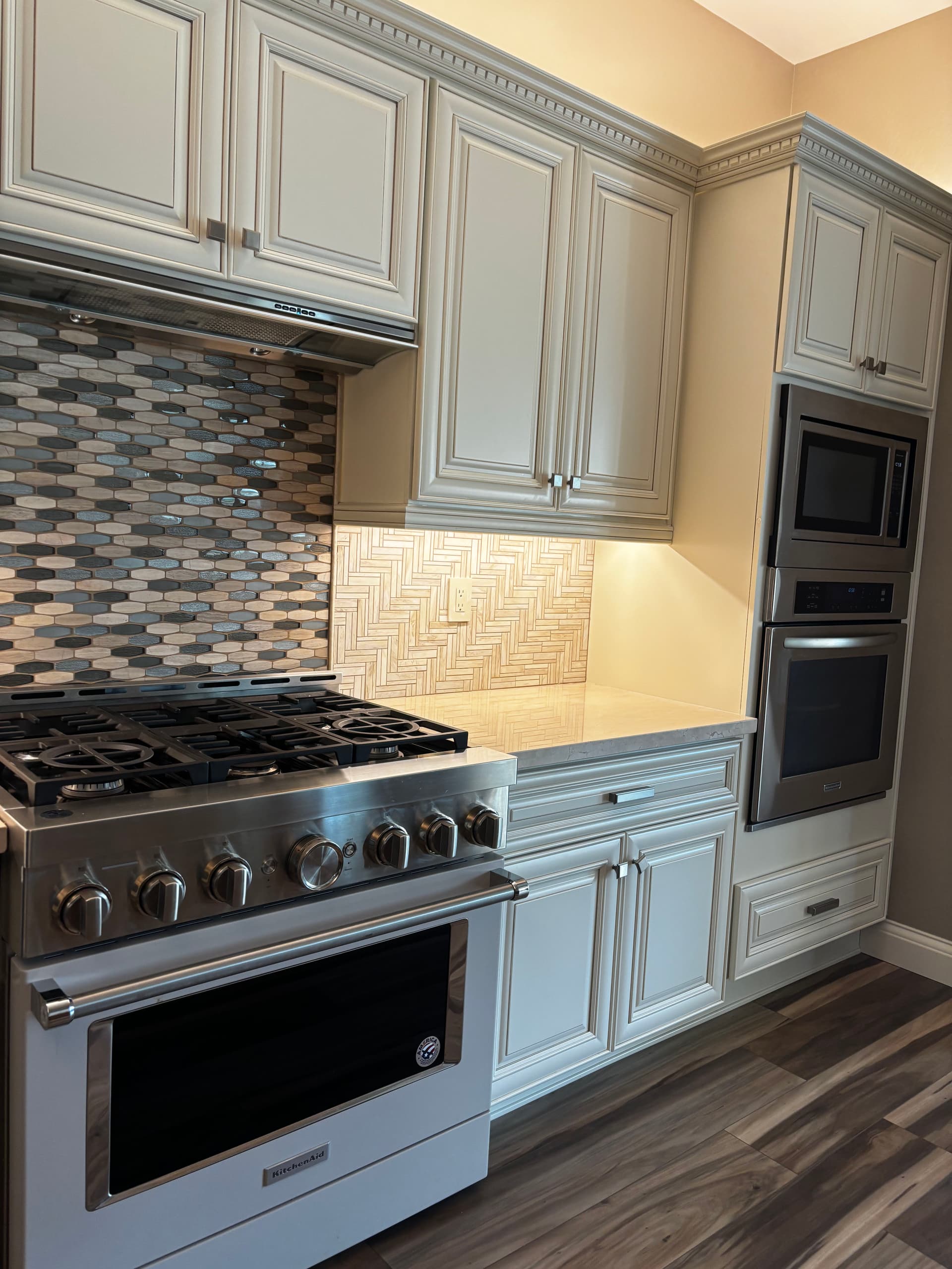 Gallery photos for Under-Cabinet Lighting Installation That Actually Makes a Difference: Image #4