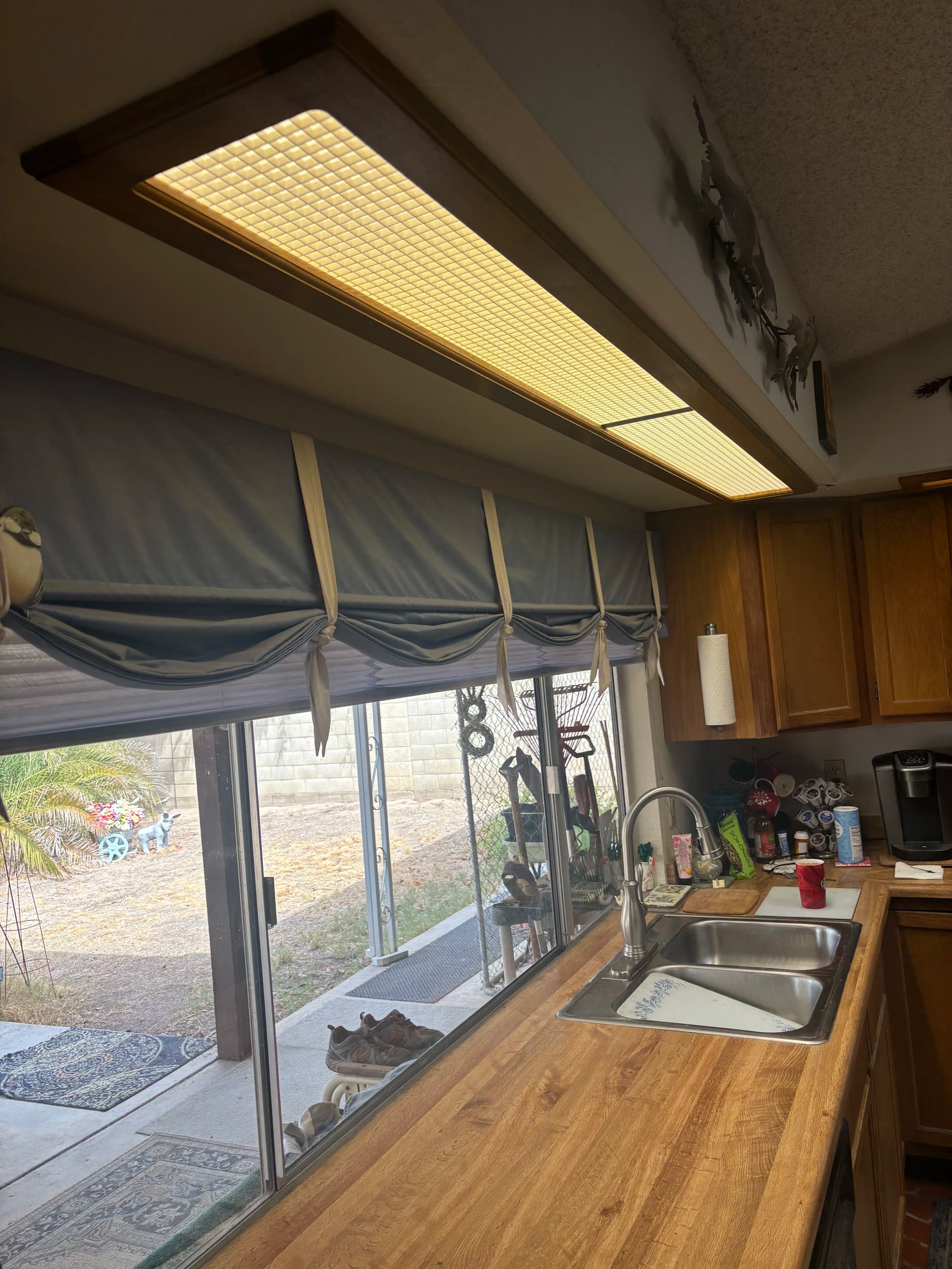 Gallery photos for Old Kitchen Fluorescent Lights Swapped for 8-Ft LED Fixtures: Image #2